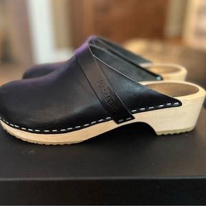 Swedish Hasbeens Husband Clogs Sz 39
